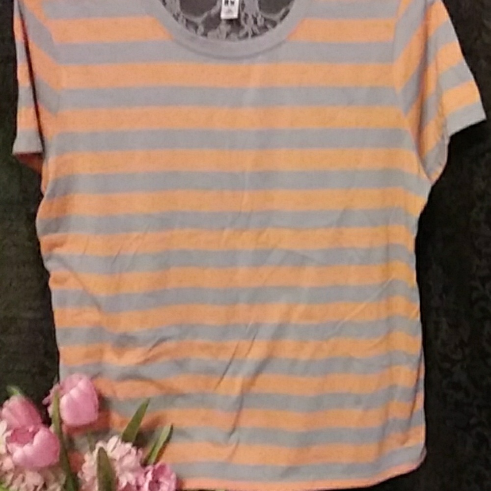 Lace back striped t-shirt, EUC